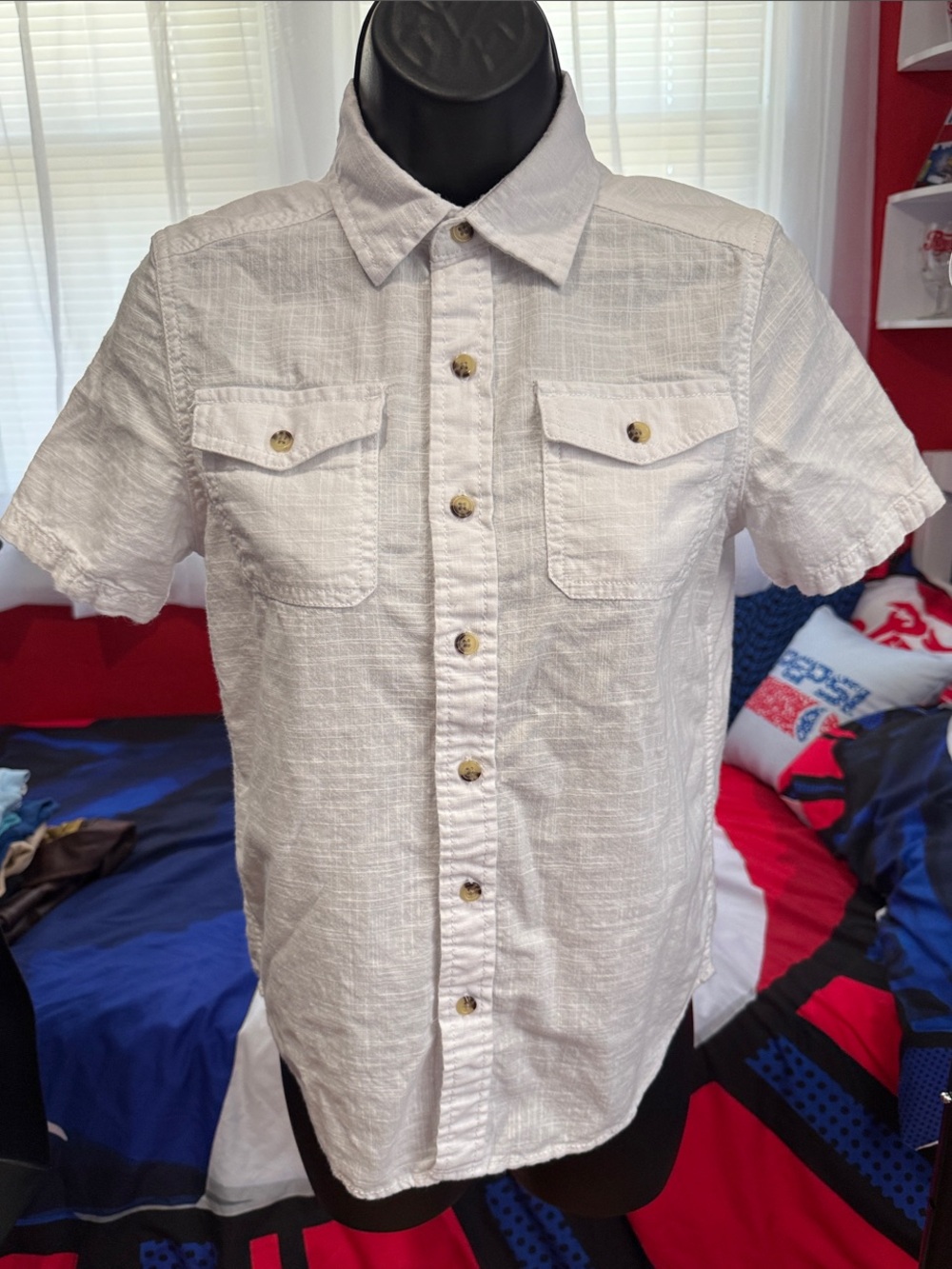 Arizona Jean Company White Short-Sleeve Textured Button-Down Shirt